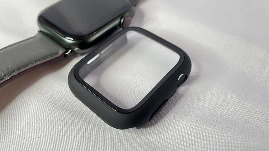 Apple Watchケース＋保護カバーの一体型タイプ