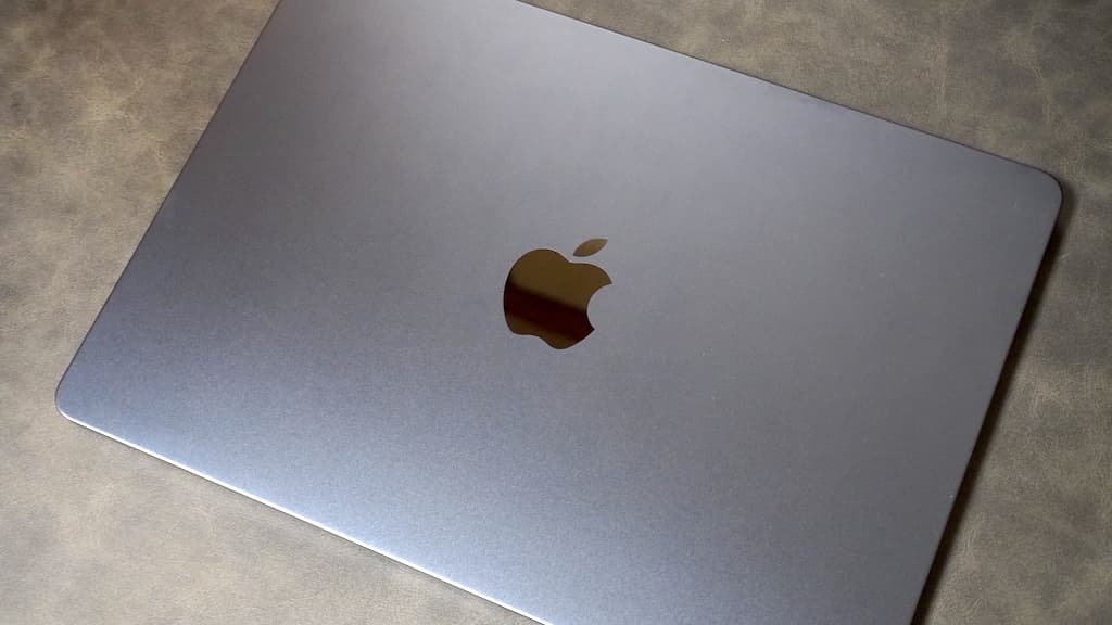 Apple：M2 MacBook Air