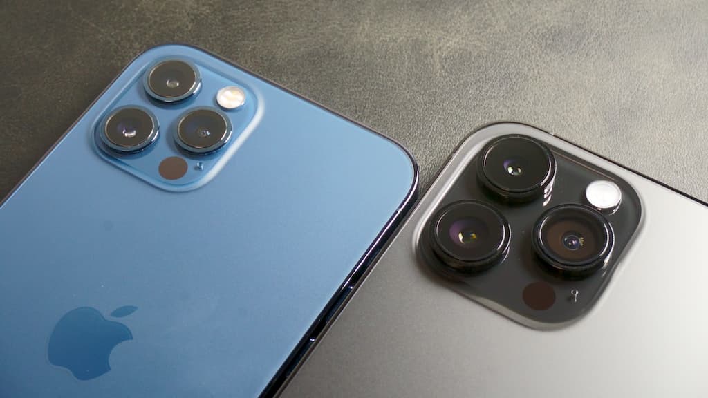 iPhone 12 ProとiPhone 14 Proのカメラユニットを比較