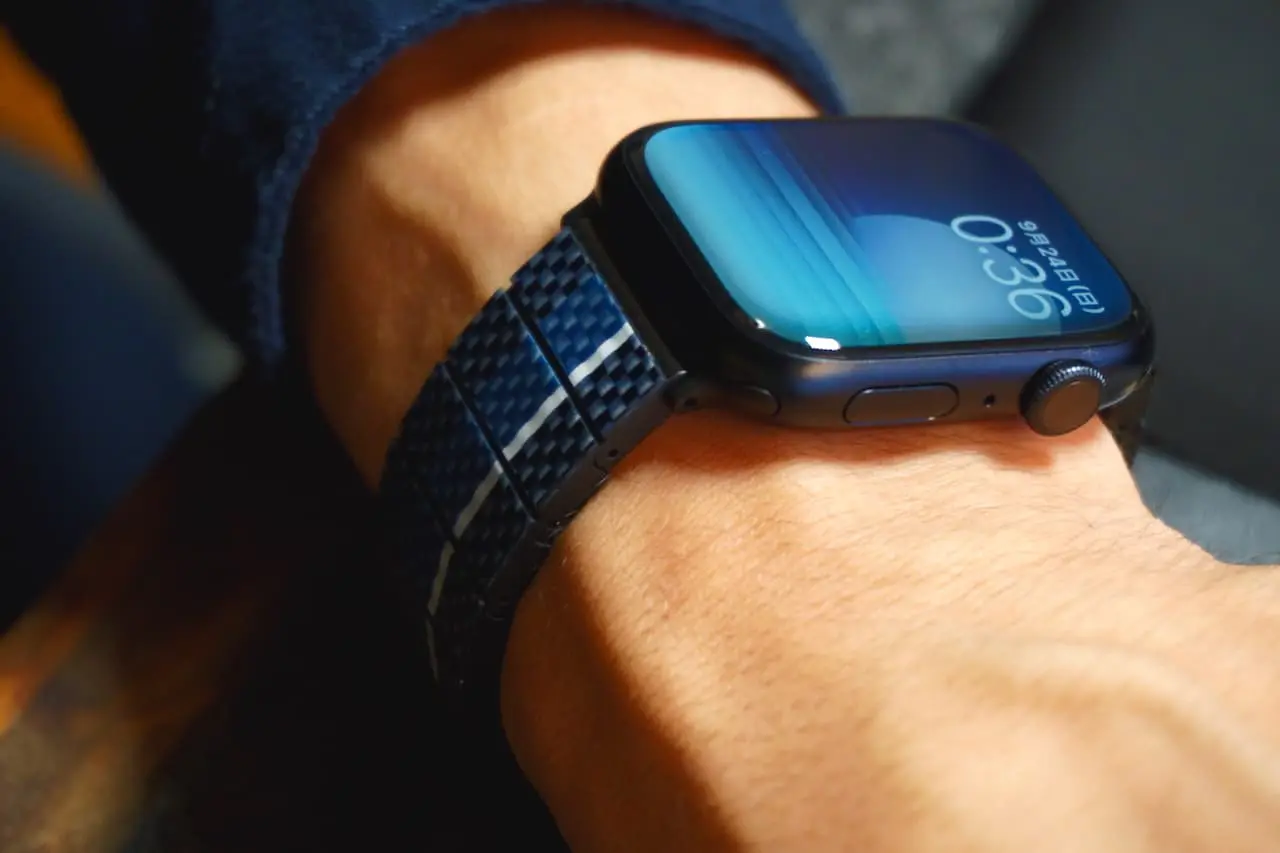 PITAKA カーボン製 Watch Band 月 カーボン製 ウォッチバンド モダン 月 Apple Watch対応 バンド Series  Ultra2/Ultra/9/8/7/6/ PITAKA AppleWatch バンド カーボン製 Series  Ultra2/Ultra/9/8/7/6/SE2/SE/5/4/3 軽量 モダンラプソディー PITAKA Apple Watchカーボン ... PITAKA Apple Watch Band 月