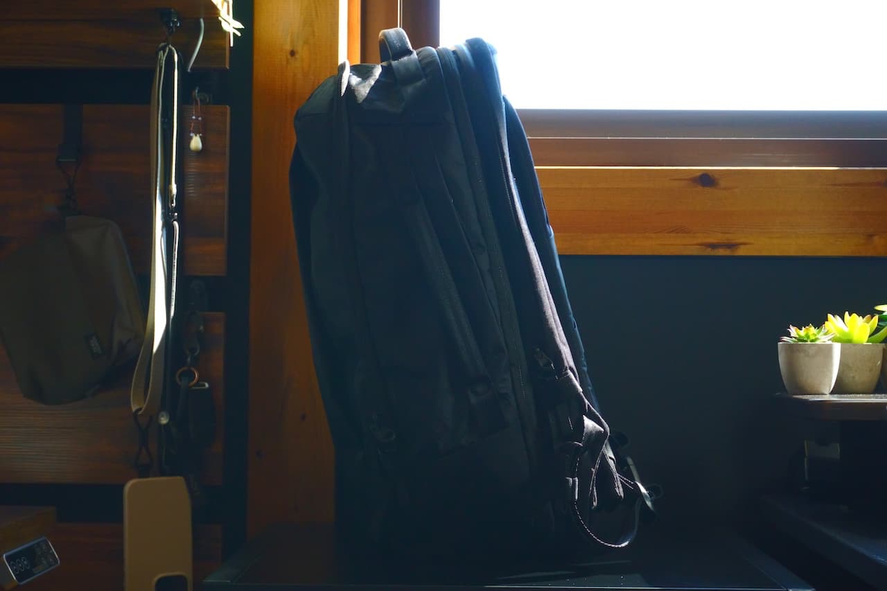 これが30L。ジッパーを開くと・・