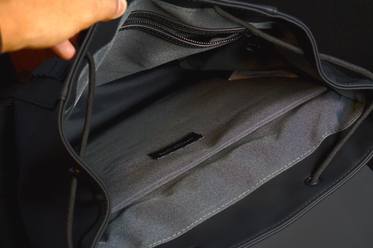 メインコンパートメント