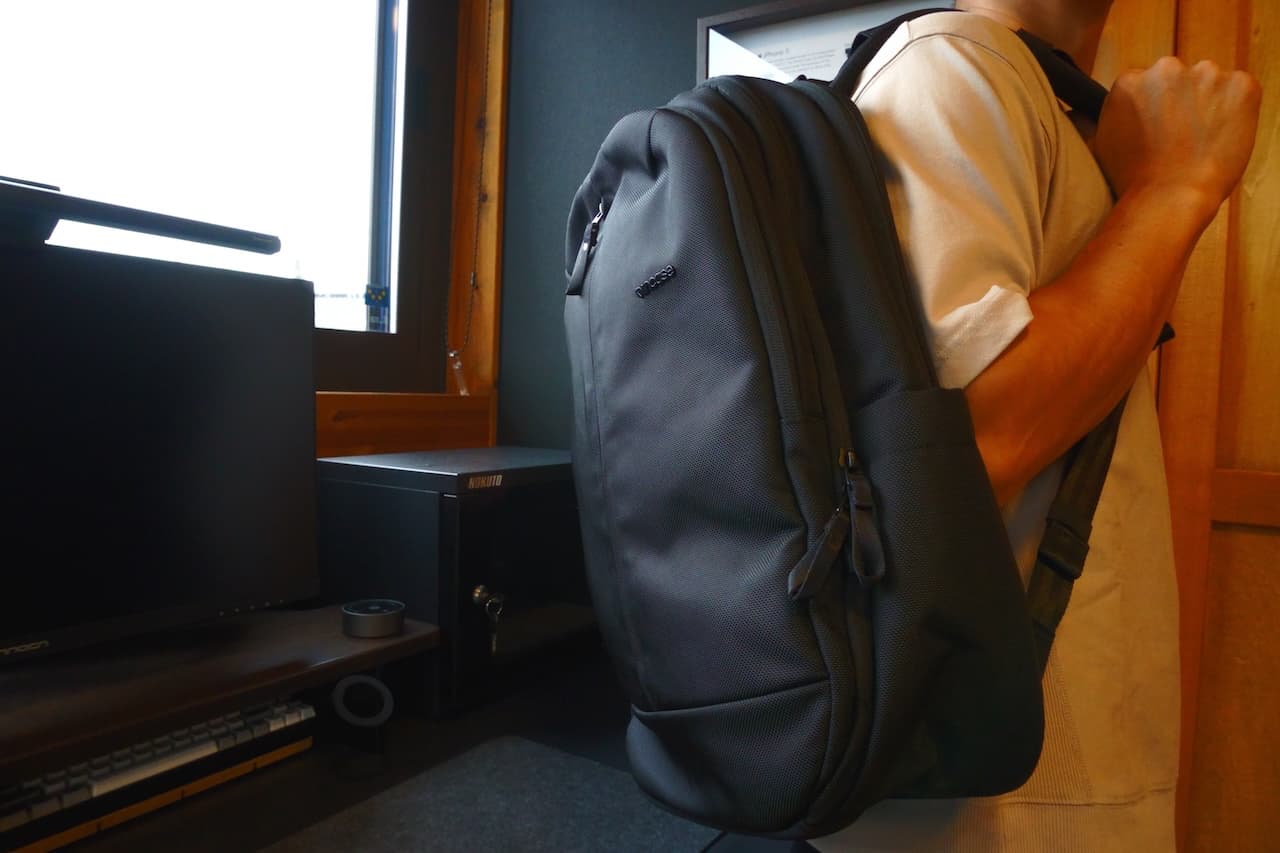 実際に背負ってみると驚くほど軽やか