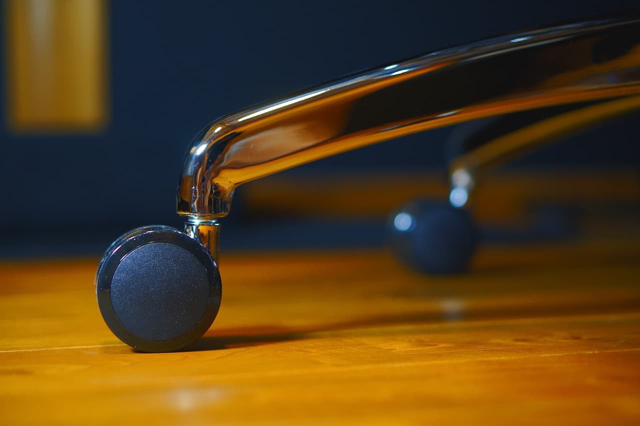 キャスターも静か