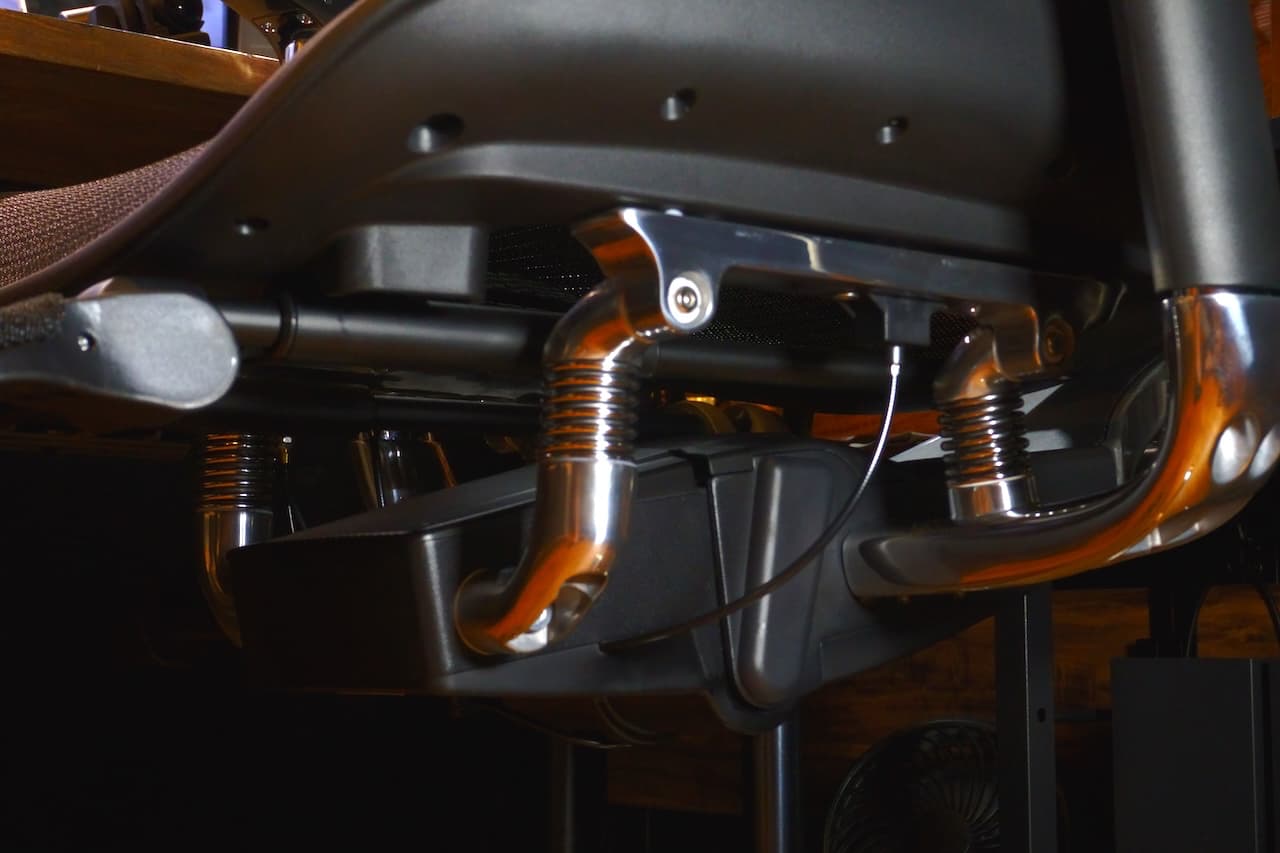 独自開発の「反重力メカニズム」