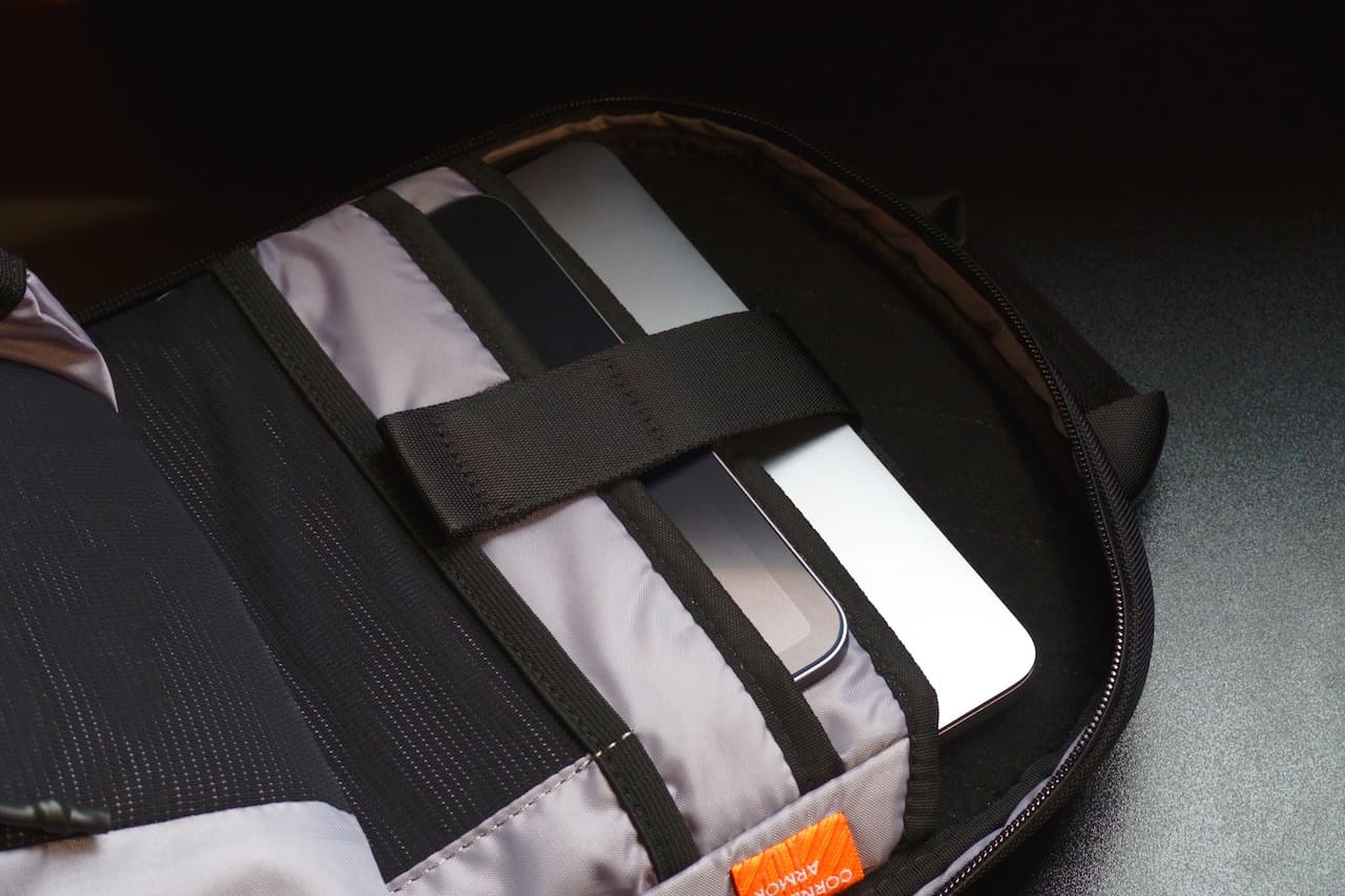 14インチまでのノートPCを安全に収納できる専用コンパートメント