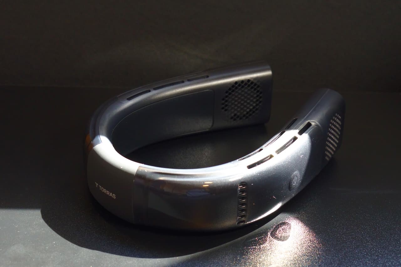 サイズ感がコンパクトでCyberよりも軽い