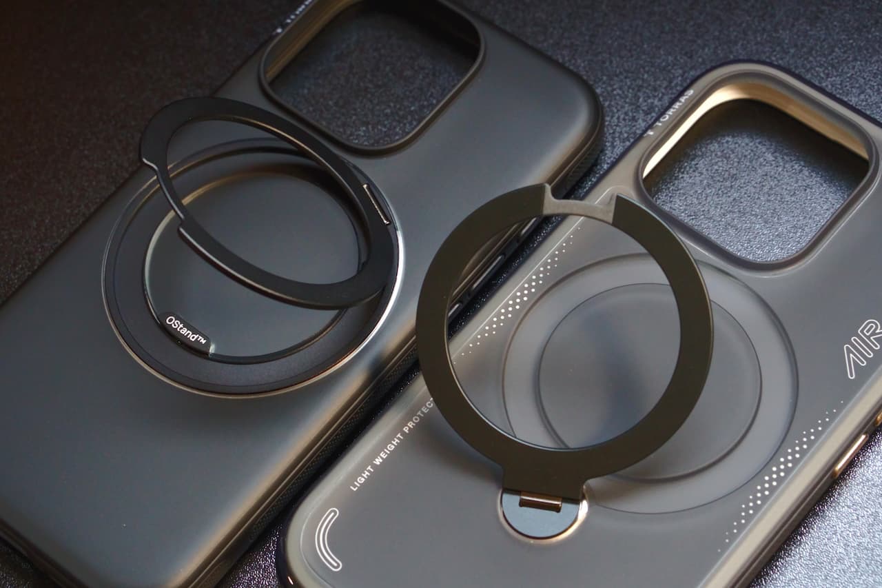 ゼンマイ式スタンドは、回転する軸が異なります