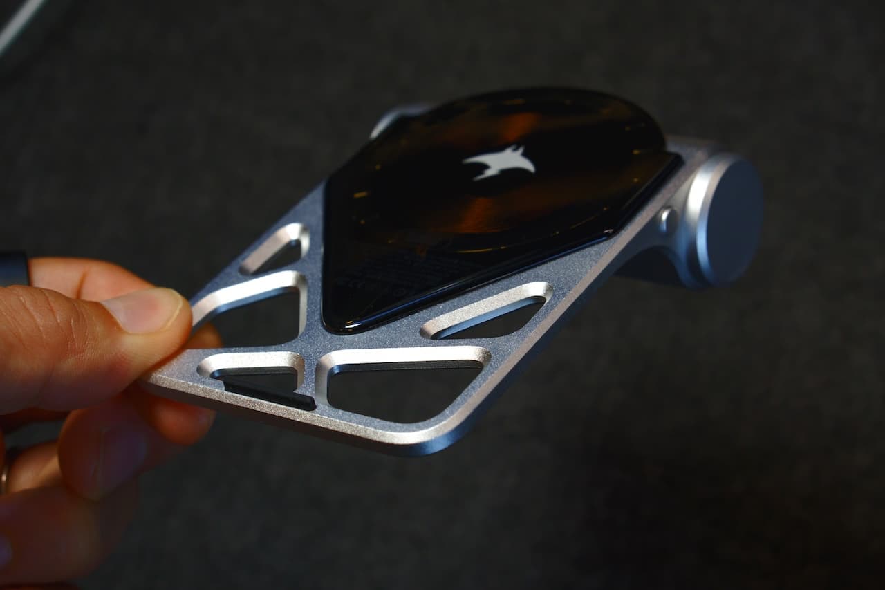 エッジ部分の面取り加工が精密