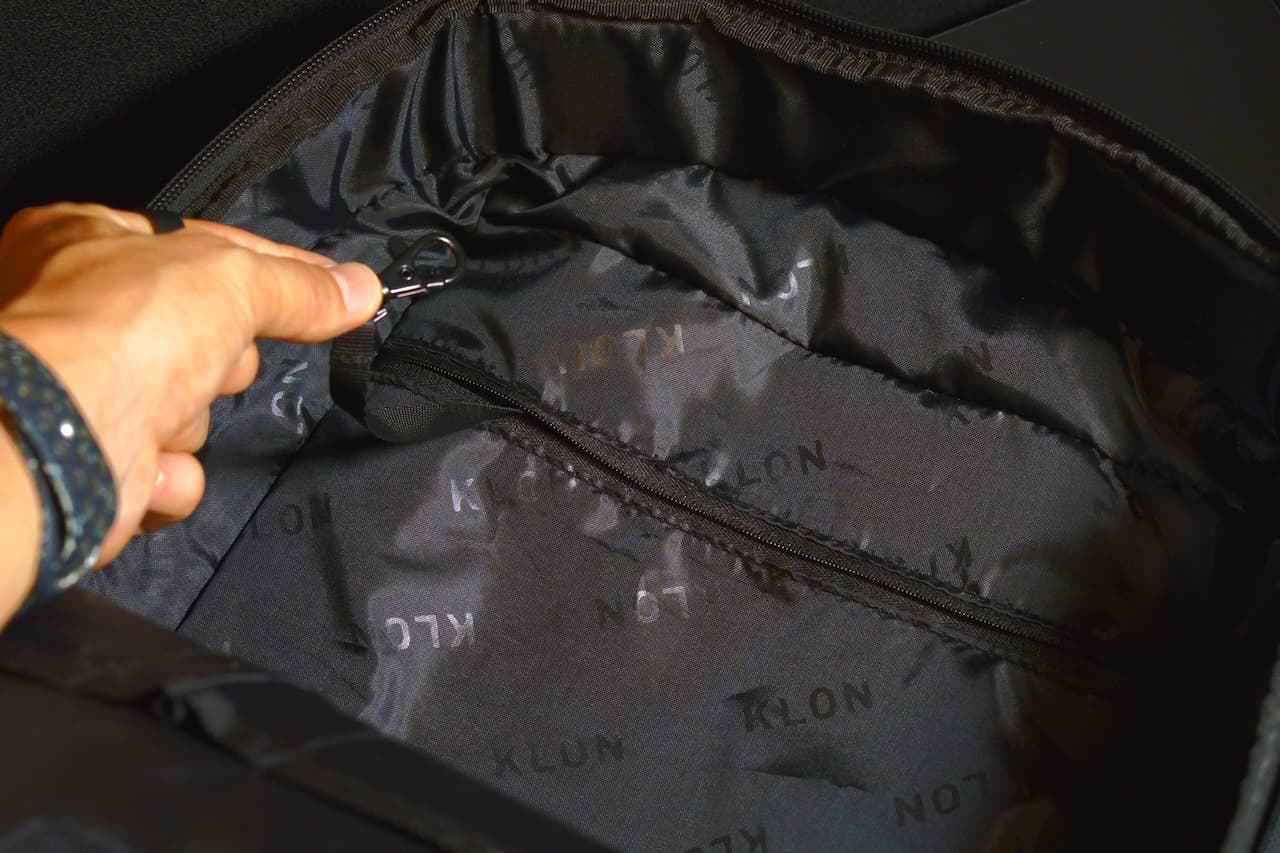 内ポケにはキークリップも付いている