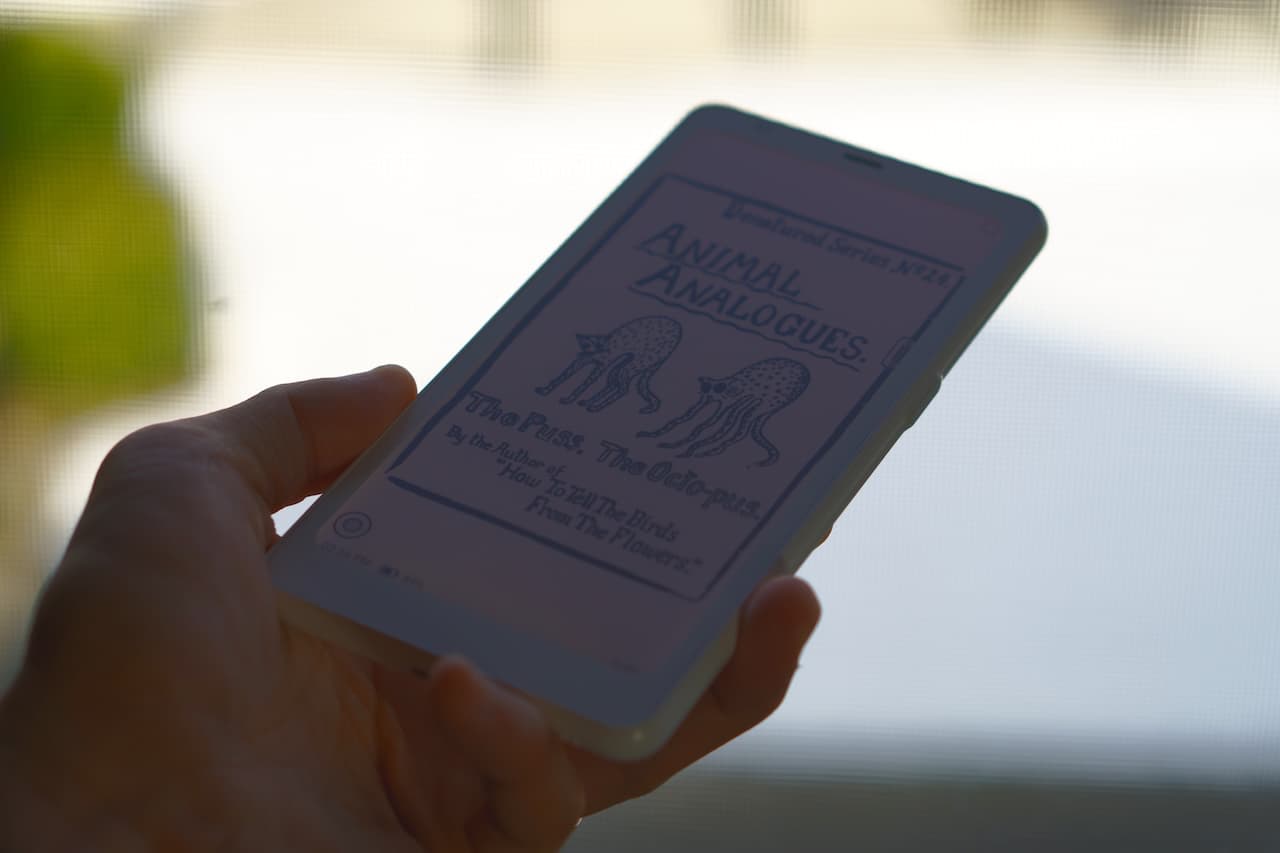 E Inkディスプレイ