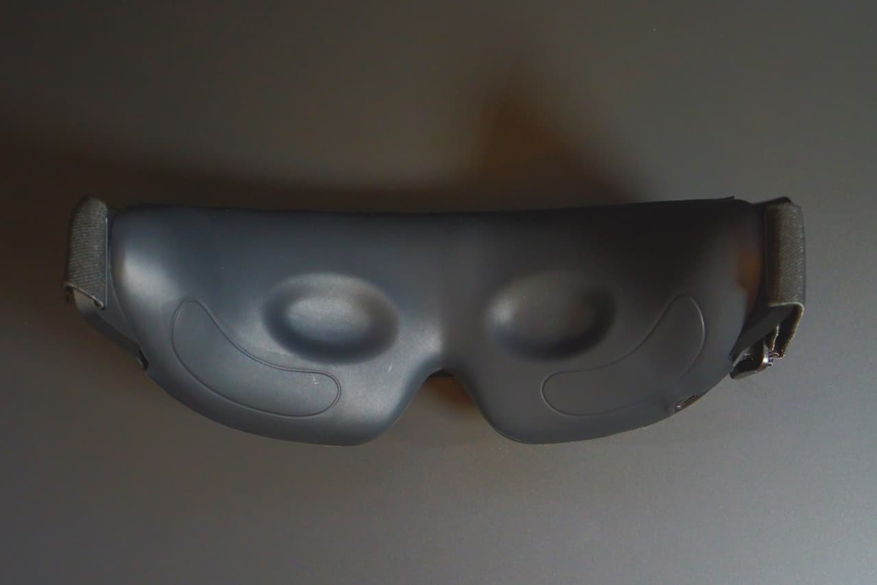 EMSの感触が目元全体に広がってくれる感じ