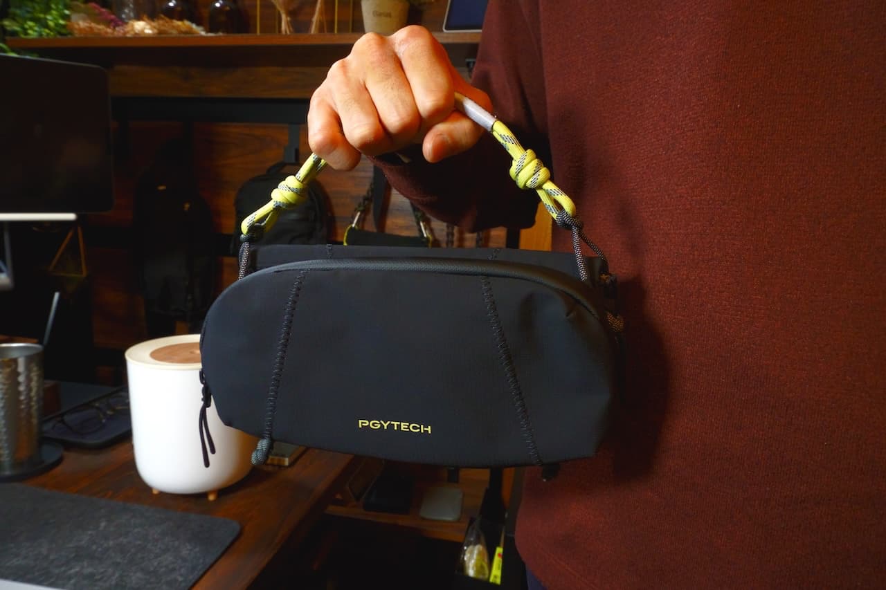 手持ちバッグとしても使える