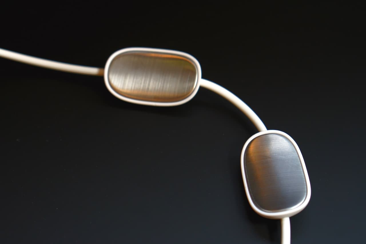 「首への密着性」に特化した設計