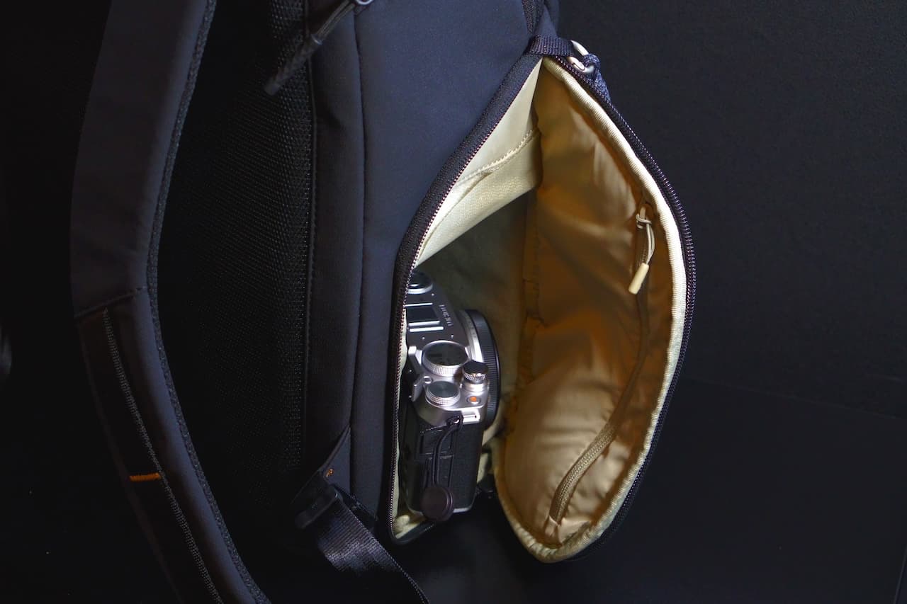 拡張性の高い収納設計と両サイドクイックアクセス